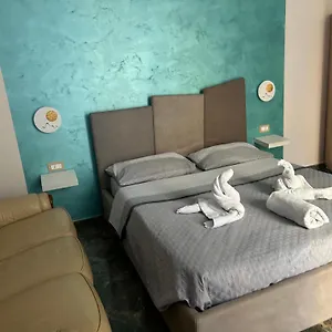 Vincent House Naples